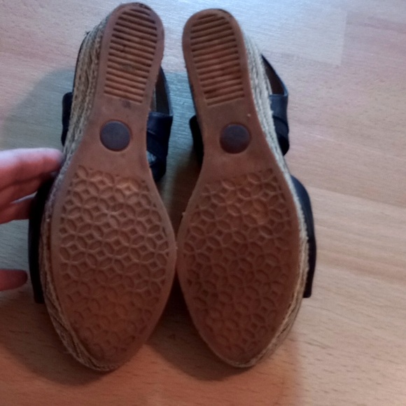 Women’s Wedges 2.5 inch heel size 9 - Picture 4 of 4